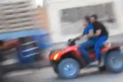 ATV（四輪バギー）でウイリーしたら前が見えなくてトラックに激突！