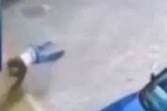 飛び降り自殺でアスファルトに激しく叩きつけられバウンドする姿