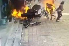 道端で突然の大爆発！男性が火だるまに・・・