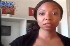 リアル？フェイク？自分の顔面を血まみれになるまで打ち据える女性