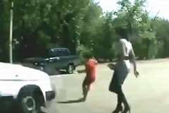 子供が母親の目の前でタクシーに撥ねられ死亡