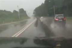 ハイドロプレーニング現象の恐怖