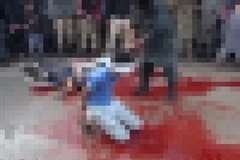 公開斬首・・・大型の剣で一振りで切り落とす