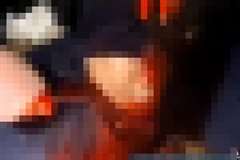 鮮明映像につき閲覧注意！・・・小型のナイフで首を切断する