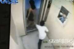 逃げ切れなかった・・・間抜けな痴漢少年