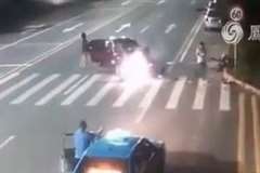 衝突事故を起こしケガ人に見向きもしないでその場から立ち去るドライバー