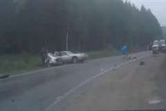 無理な追い越しが招いた衝突事故