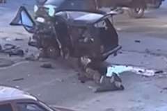 飲酒運転の車が対向車と正面衝突しドライバーと同乗者が共に即死