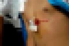 銃で胸を撃たれるも着ていた服で命拾いした男性