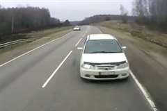 見通しのいい直線道路で起こった正面衝突事故