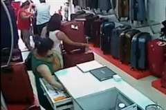 女性のグループによる大胆な泥棒の手口を捉えた映像