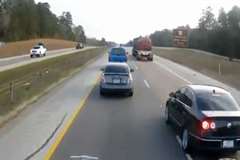 目の前に割り込もうとする車を阻止した結果・・・