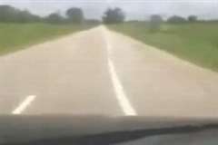 ロシアの道路に引かれてあるセンターラインが危険を通り越して笑える