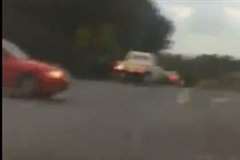 三叉路で側道から飛び出してきた車と衝突！