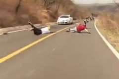 公道でのスケボーのダウンヒルが危険すぎる