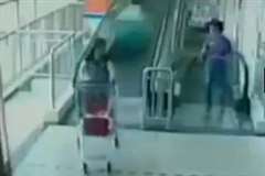 デパートで買い物客の女性がカートに押し潰され死亡