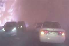 辺りは火の海と煙で視界不良・・・森林火災に巻き込まれた車の恐怖