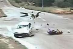 バイクと車・・・双方共に一旦停止を怠り交差点に進入した結果