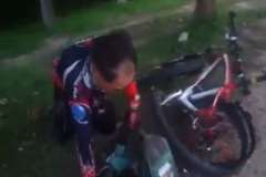 自転車の集団に飲酒運転の車が突っ込み3人死亡