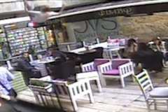 飛び降り自殺でオープンカフェに落下