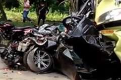 事故で原型がわからないほど大破している車