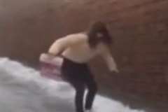 凍った路面での靴選びは慎重に・・・